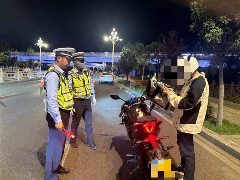 _拉萨高速摩托车_拉萨摩托车查的严吗