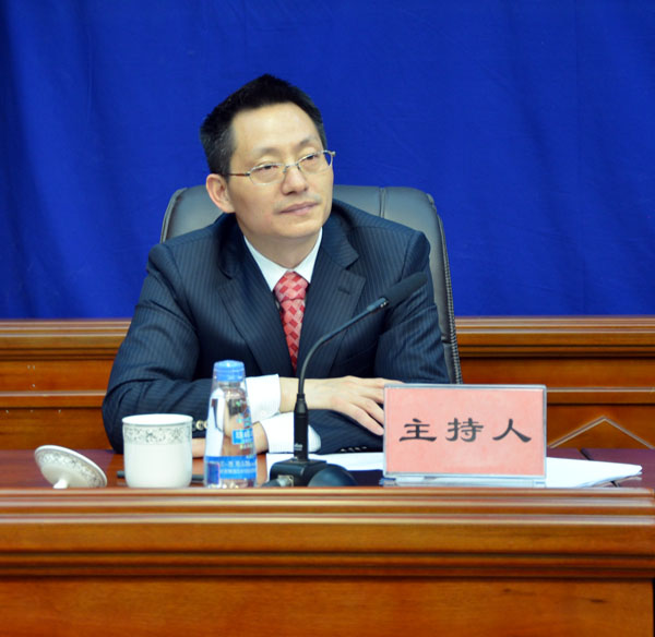 主持人：区党委宣传部副部长 唐献文.jpg