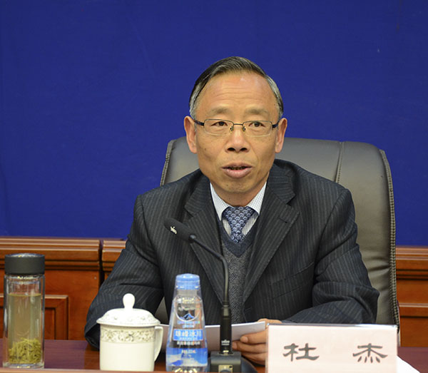 区农牧厅厅长:杜杰.jpg 区农牧厅厅长:杜杰.jpg