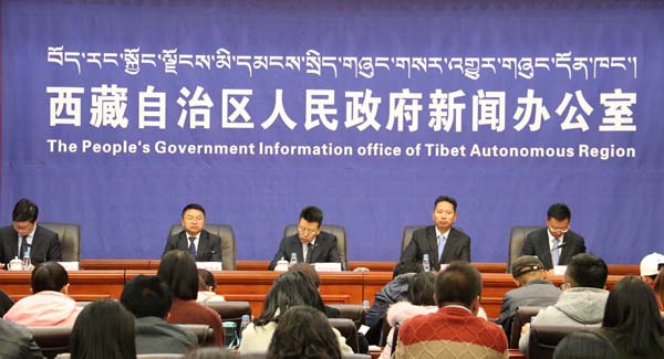发布会现场.jpg