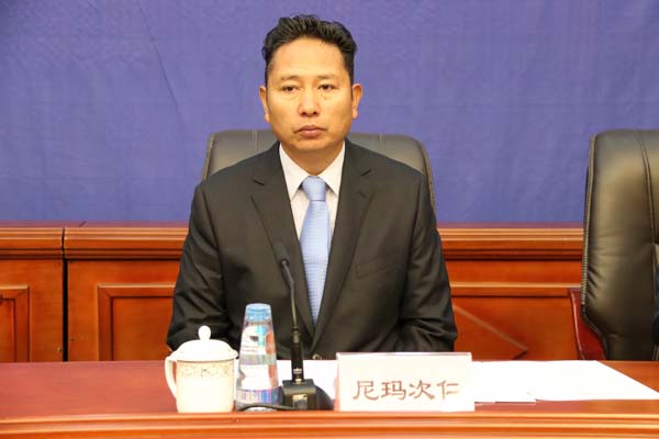 新闻发言人：西藏自治区体育局局长 尼玛次仁.JPG