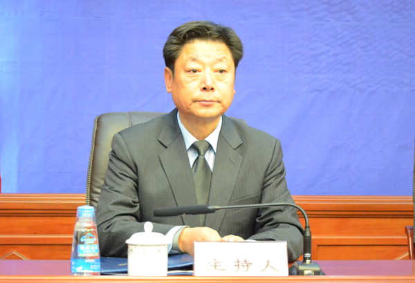 新闻发布会主持人：区党委宣传部巡视员、政府新闻办主任（晋美旺措）.jpg